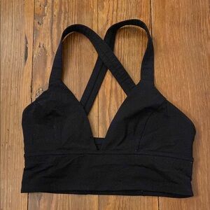 Lululemon Black Cross-Back sports bra size 4